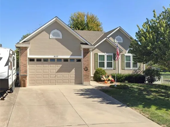 803 Cindy Ln, Raymore, MO 64083