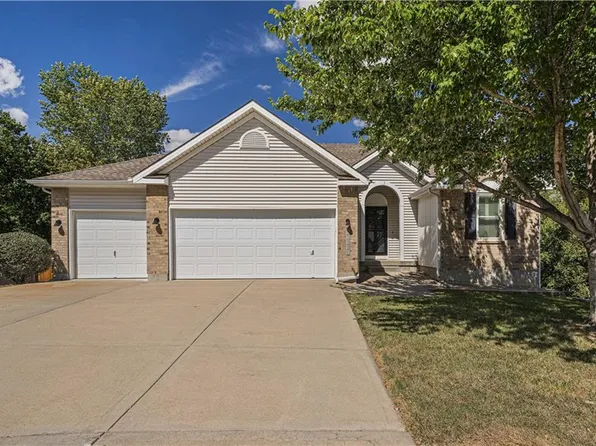 11146 Whispering Ln, Kansas City, KS 66109