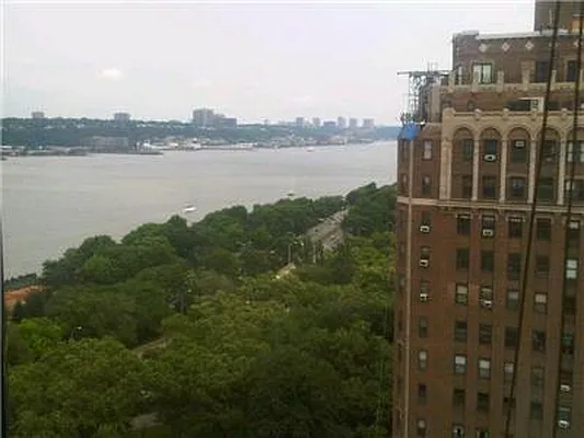 Rented by RELO REDAC INC. | media 41