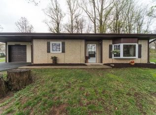 633 Glenwood Dr, Ephrata, PA 17522