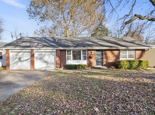1132 S Bruce Ave, Springfield, MO 65804