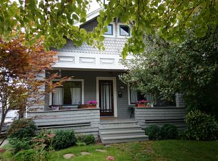 829 NE 56th St, Seattle, WA 98105