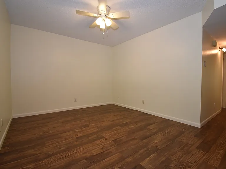809 Saratoga St — Photo 2