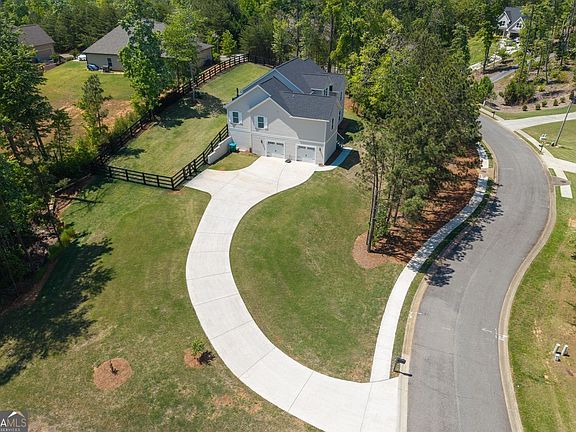 4th image of 939 Whistler Ln