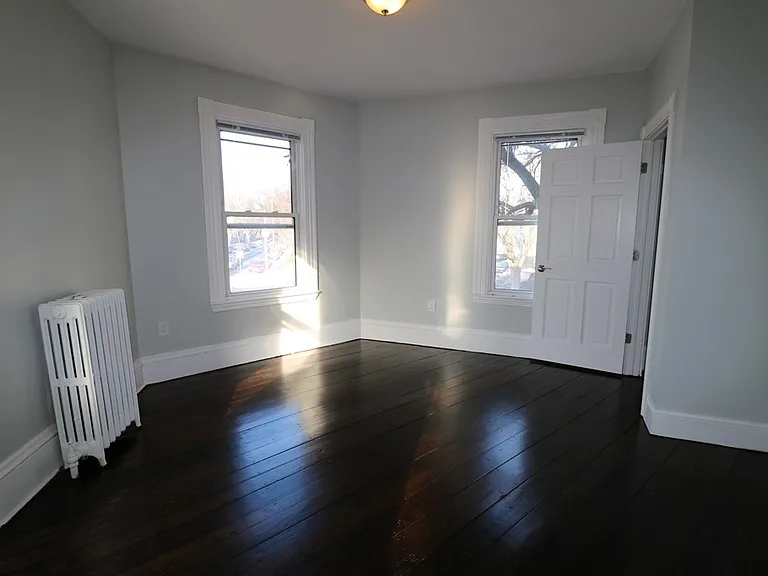 298 Windsor St #2 — Photo 6