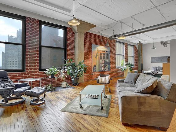4th image of 1010 Saint Charles St APT 905