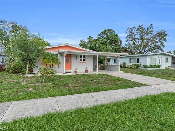 3rd image of 3911 Maxine St