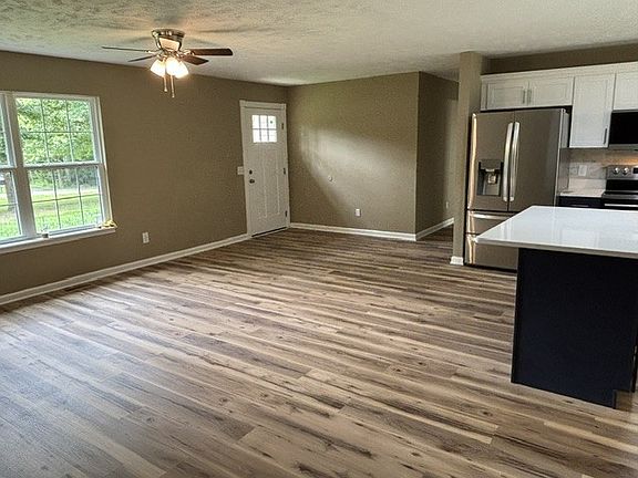 5th image of 9098 Redbud Ln