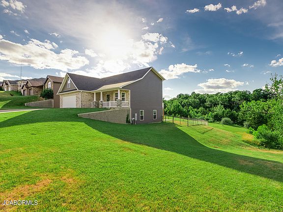 3rd image of 2022 Trenton Ct