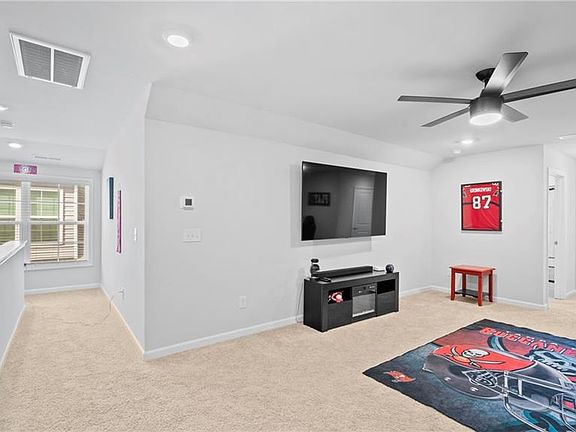 3rd image of 6443 Grogan Hill Rd