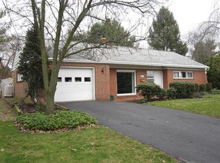 19 Rose Ave, Leola, PA