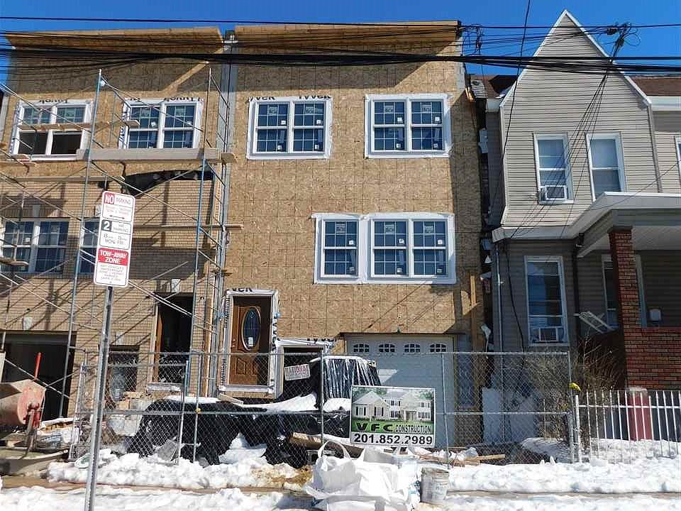 2nd image of 40 Corbin Ave