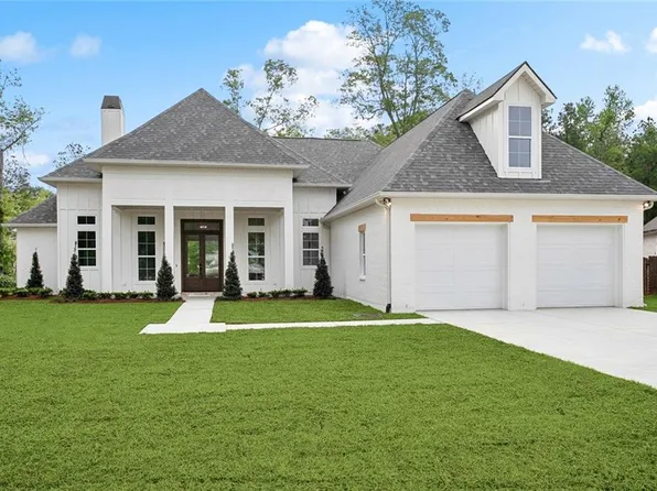 6069 Castle Oak Ln, Madisonville, LA 70447