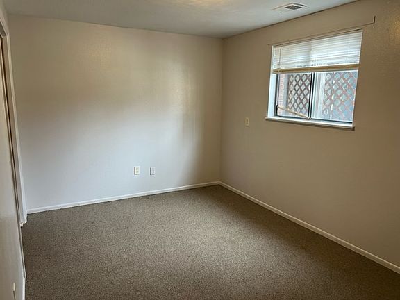 5th image of 901 E 23rd St #3