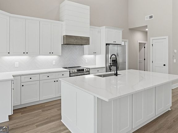 4th image of 9130 Lisa Cir
