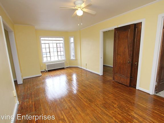 2nd image of 580 E Town St APT 105