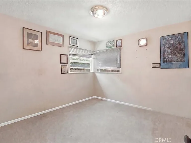 2103 Harriman Ln — Photo 11