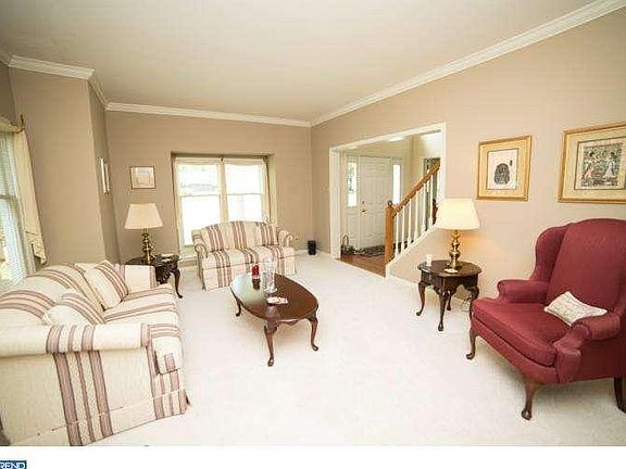 4th image of 834 Robert Dean Dr
