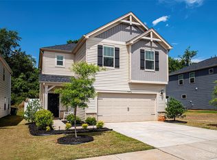 7129 Saltpeter St, Charlotte, NC 28215
