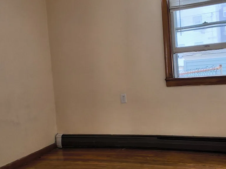 210 Hope St — Photo 6