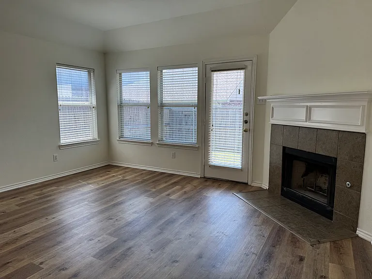 4512 Chris Dr — Photo 6