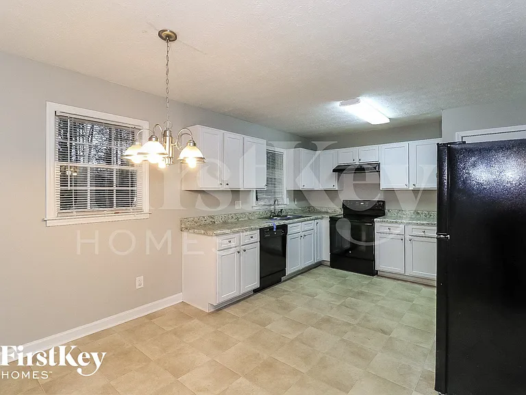1020 Tanglewood Trl — Photo 4