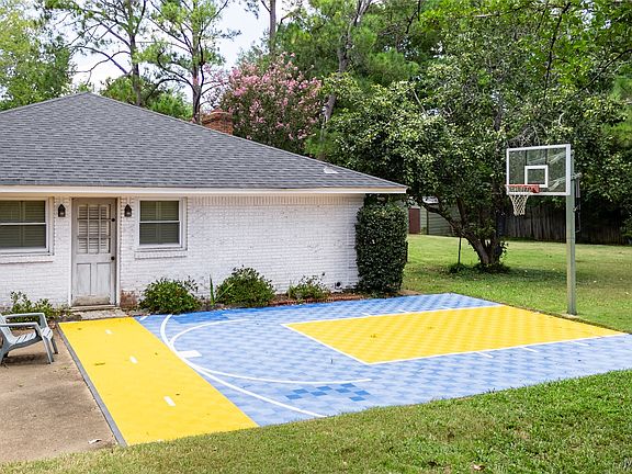 5th image of 2933 Fernway Dr