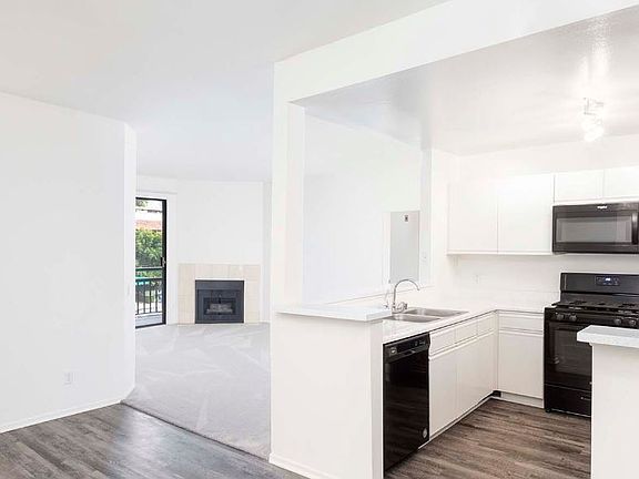2nd image of 5455 White Oak Ave #9194510