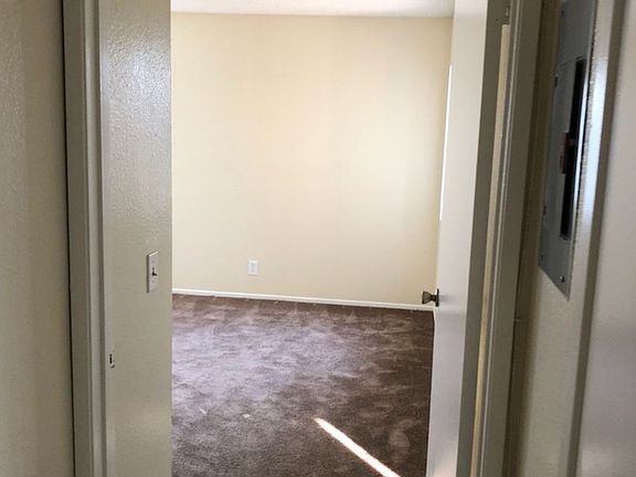 4th image of 13517 Tracy St #T-04