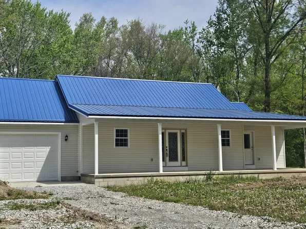 114 Evergreen Dr, Ina, IL 62846