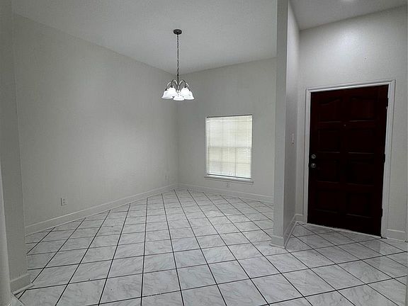 4th image of 2203 Bisontine St