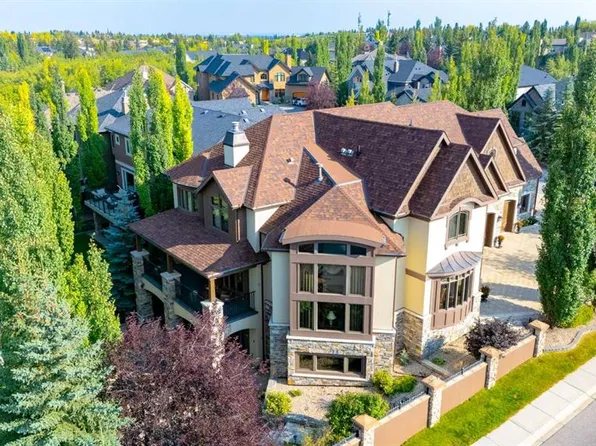 4 S Aspen Ridge Bay SW, Calgary, AB T3H 5M3