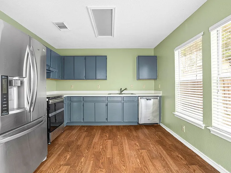 5011 Kenton Trce — Photo 12
