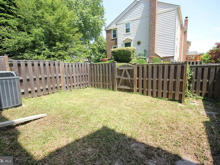 3920 Bradwater St — Photo 21