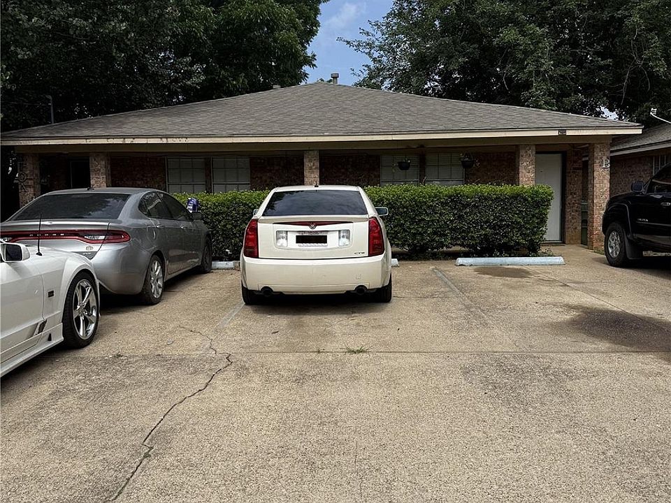 1st image of 610 N Pecan St