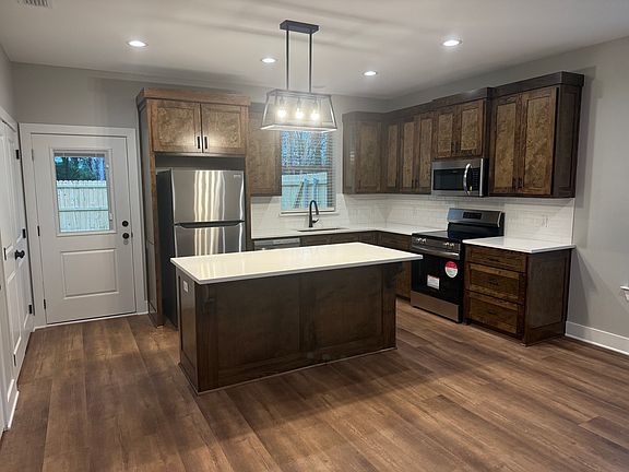 3rd image of 13020 County Road 4173 #1