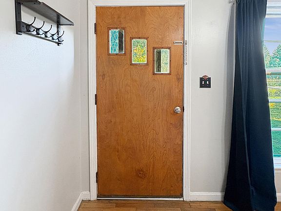 5th image of 107 Houston Ct