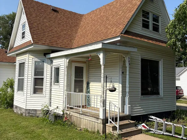 309 E Poisal St, Clarksville, IA 50619