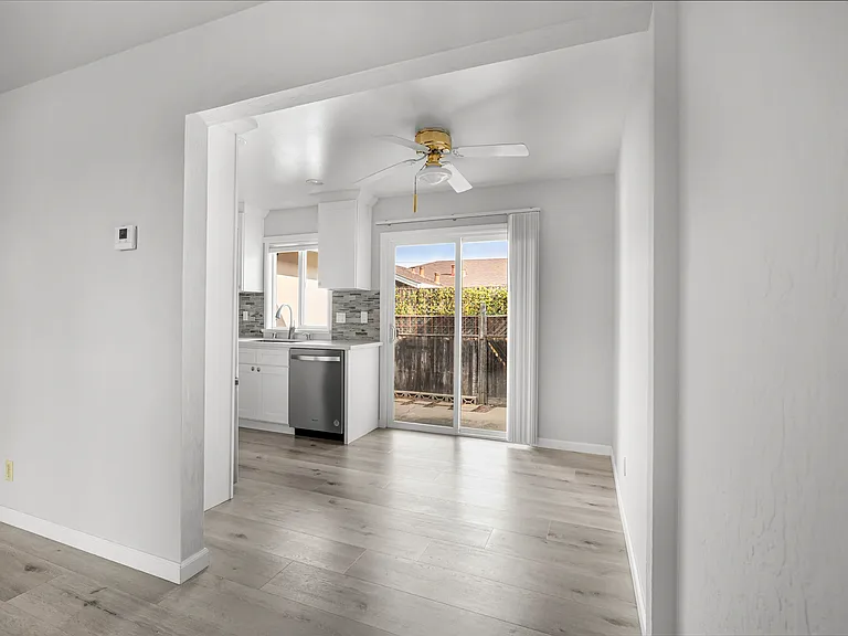 661 Harvard Ave #1 — Photo 5