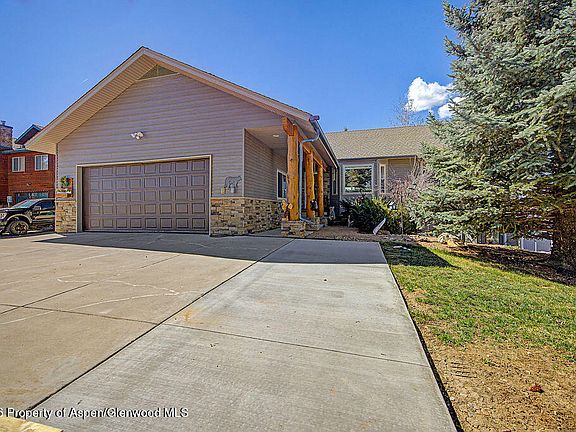2nd image of 270 Harvest Dr