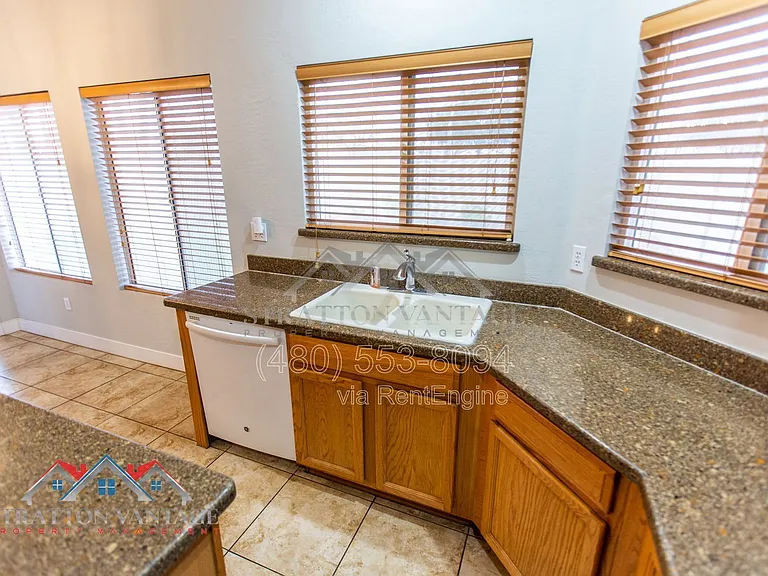 721 S Williams Pl — Photo 16
