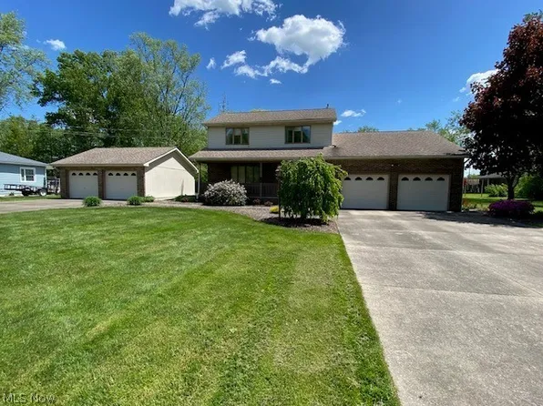 2252 Wilson Ave NE, Warren, OH 44483