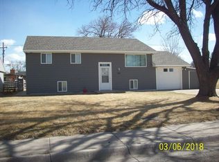 717 Cherry Ave, Goodland, KS 67735