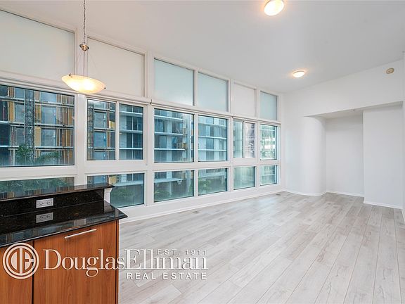 4th image of 1800 N Bayshore Dr APT 411