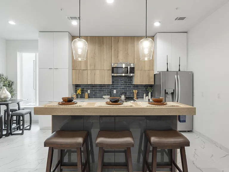 4314 Roseland Ave #104 — Photo 8
