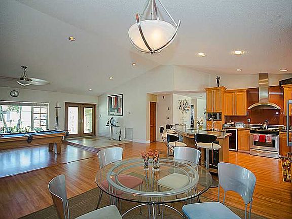 5th image of 6921 NW 45th Ct