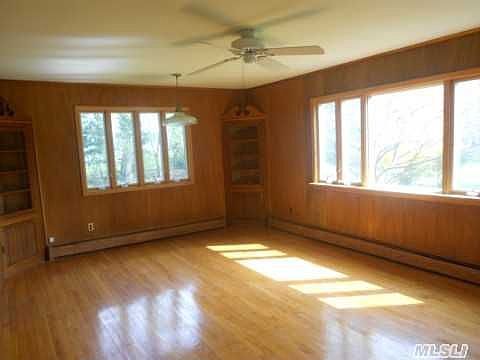 2nd image of 385 Bay Haven Ln
