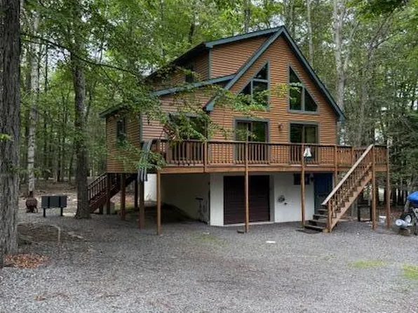 1030 Evergreen Dr, Lake Ariel, PA 18436