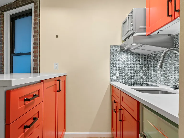 15 Jones St #1B — Photo 15
