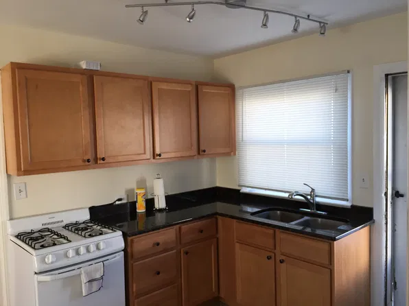 1232 Waukegan Rd #2R, Glenview, IL 60025